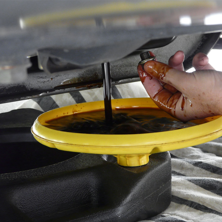 autoservis Ostrava - opravy aut Ostrava - auto servis Ostrava - diagnostika aut Ostrava - výměna oleje Ostrava - mechanik Ostrava - blesk car