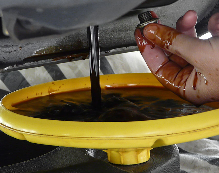 autoservis Ostrava - opravy aut Ostrava - auto servis Ostrava - diagnostika aut Ostrava - výměna oleje Ostrava - mechanik Ostrava - blesk car