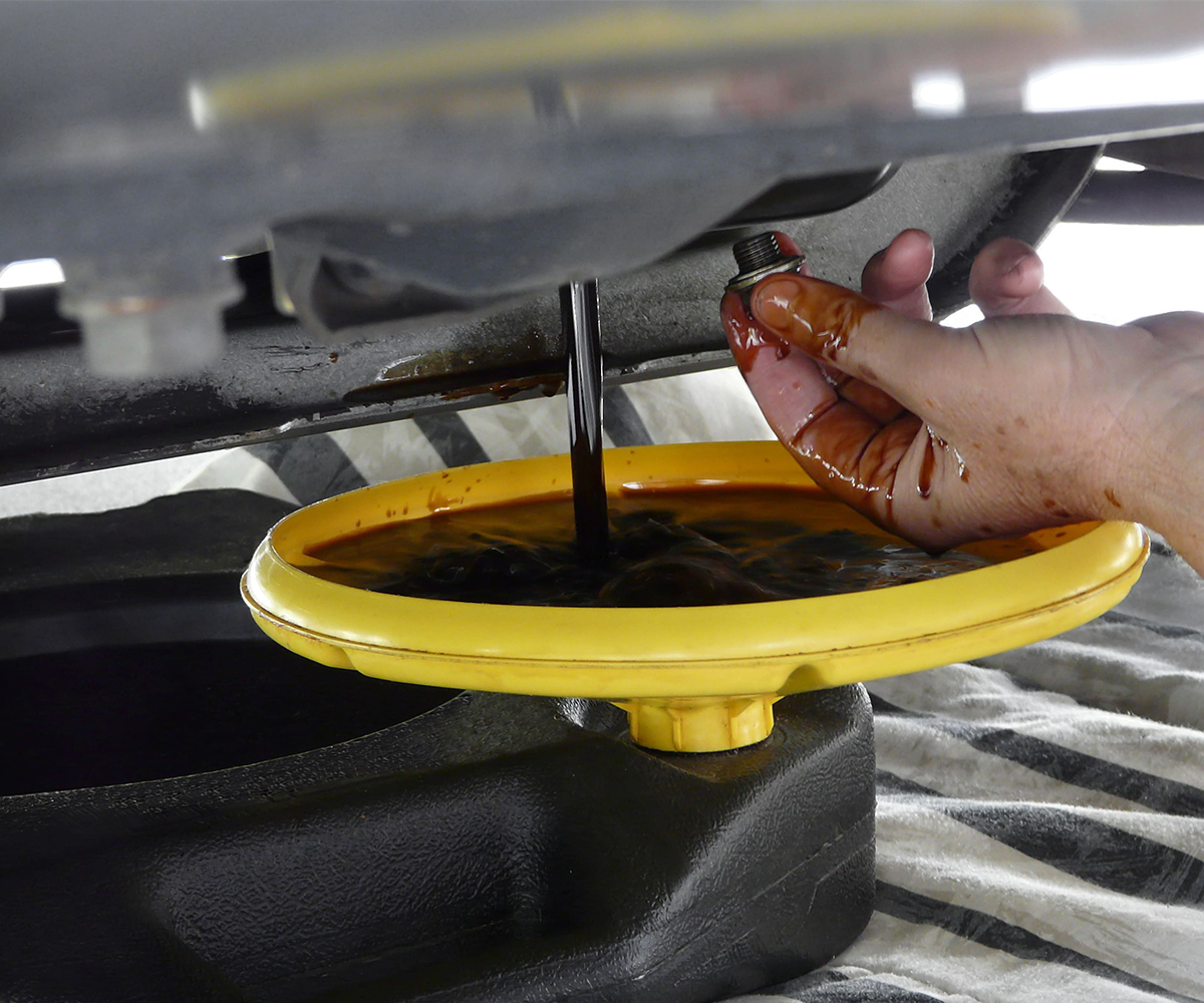 autoservis Ostrava - opravy aut Ostrava - auto servis Ostrava - diagnostika aut Ostrava - výměna oleje Ostrava - mechanik Ostrava - blesk car